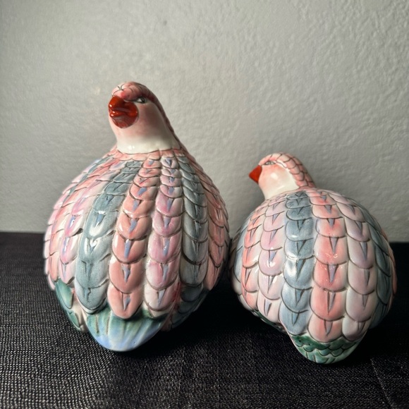 Vintage Pair of Ceramic Quail Figurines Hand Painted Pink & Blue Accents - Picture 2 of 9